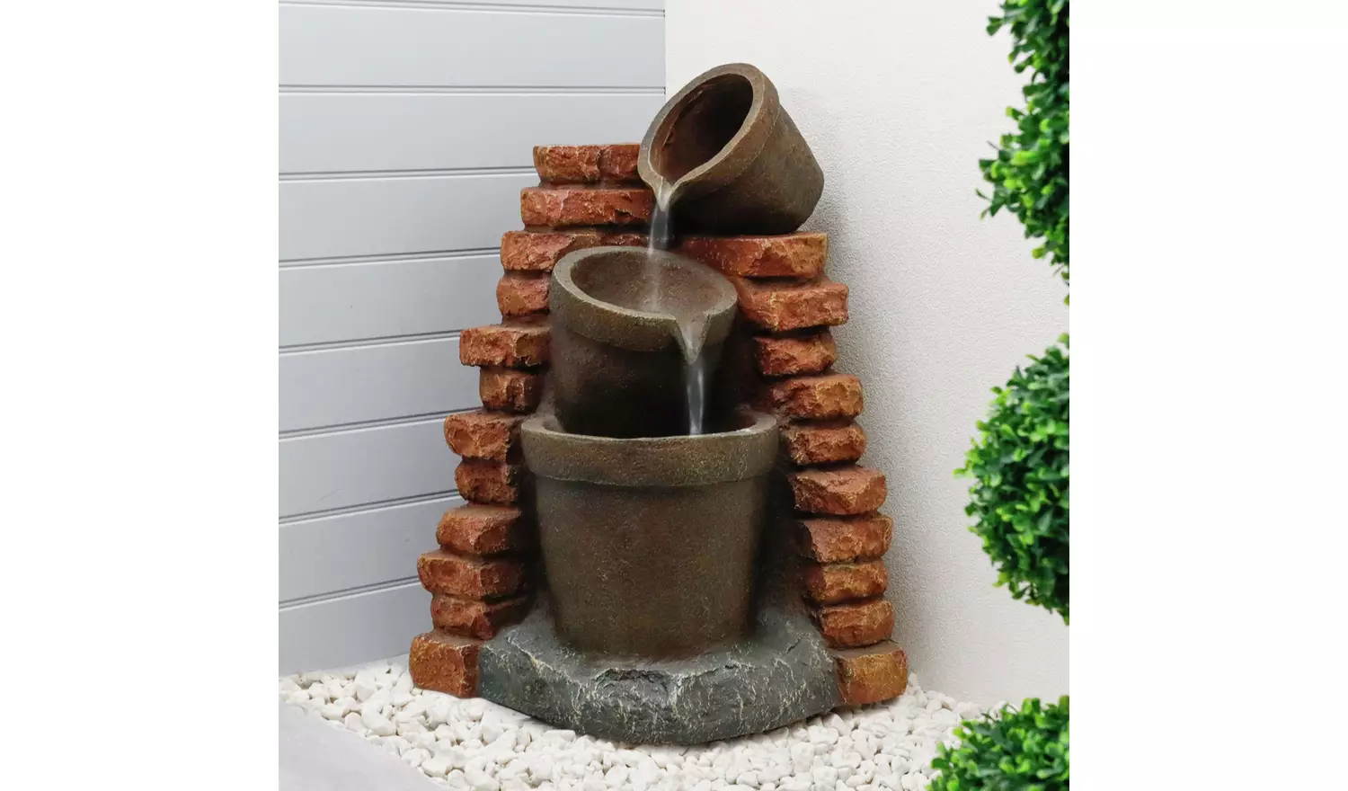 Streetwize Solar-Powered Garden Water Feature Brick Wall