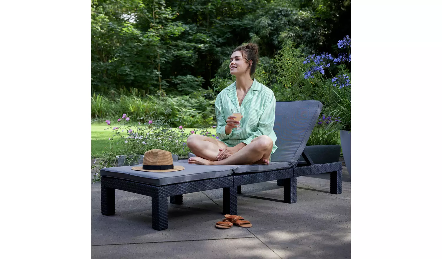 Keter Daytona Rattan Effect Sun Lounger - Graphite