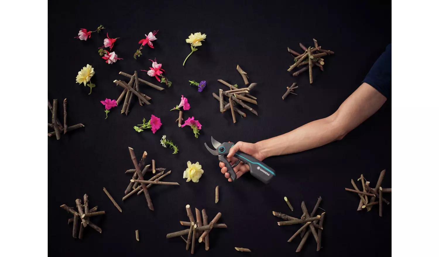 Gardena AssistCut Cordless Secateur