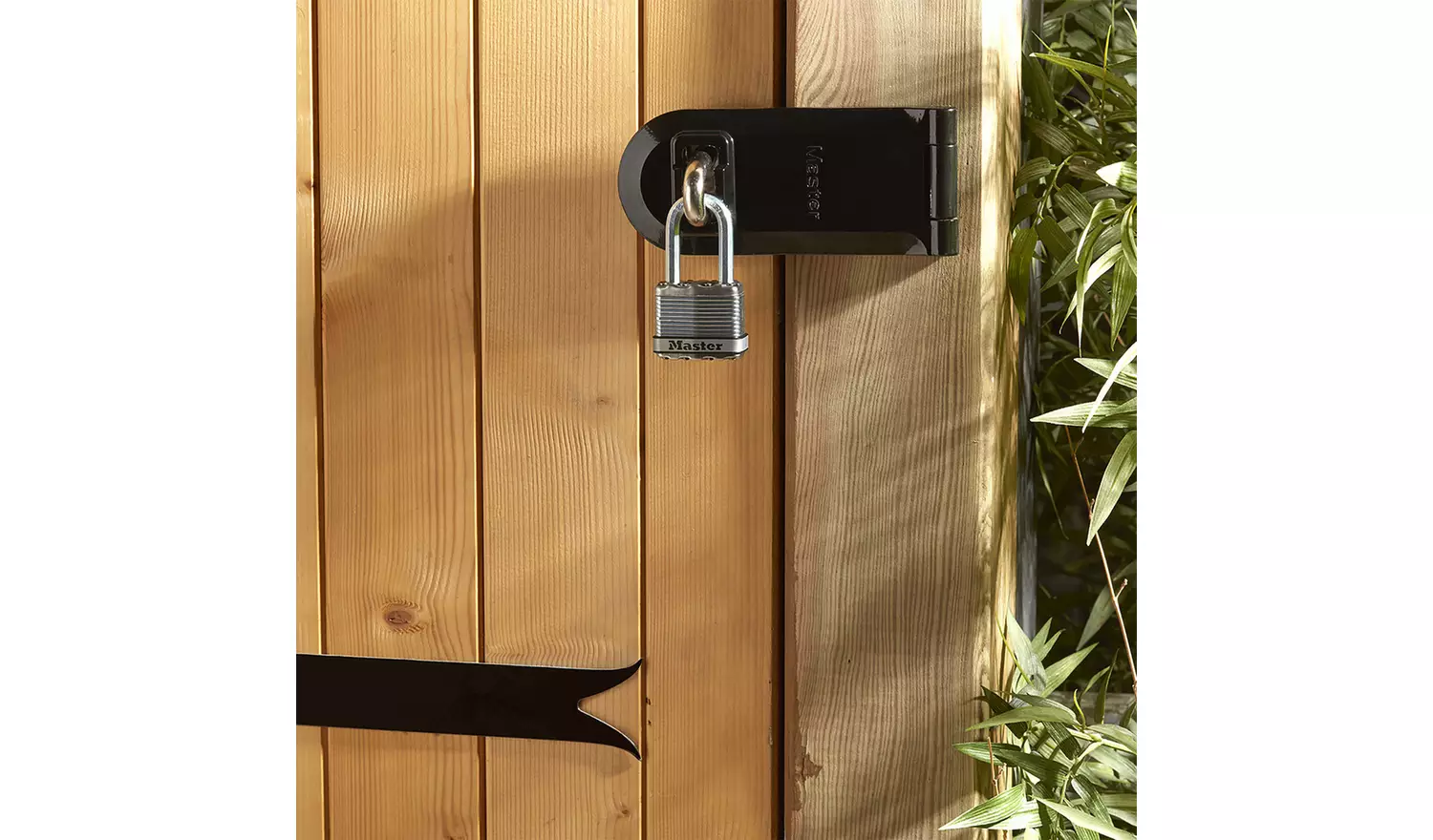 Master Lock Excell Laminated Steel Weatherproof Padlock