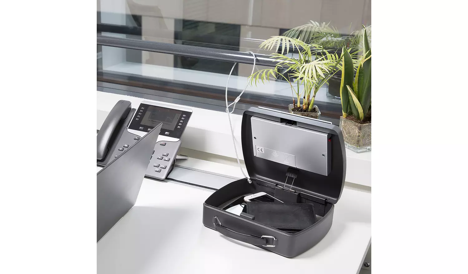 Master Lock Portable Safe Electronic Combination With Cable