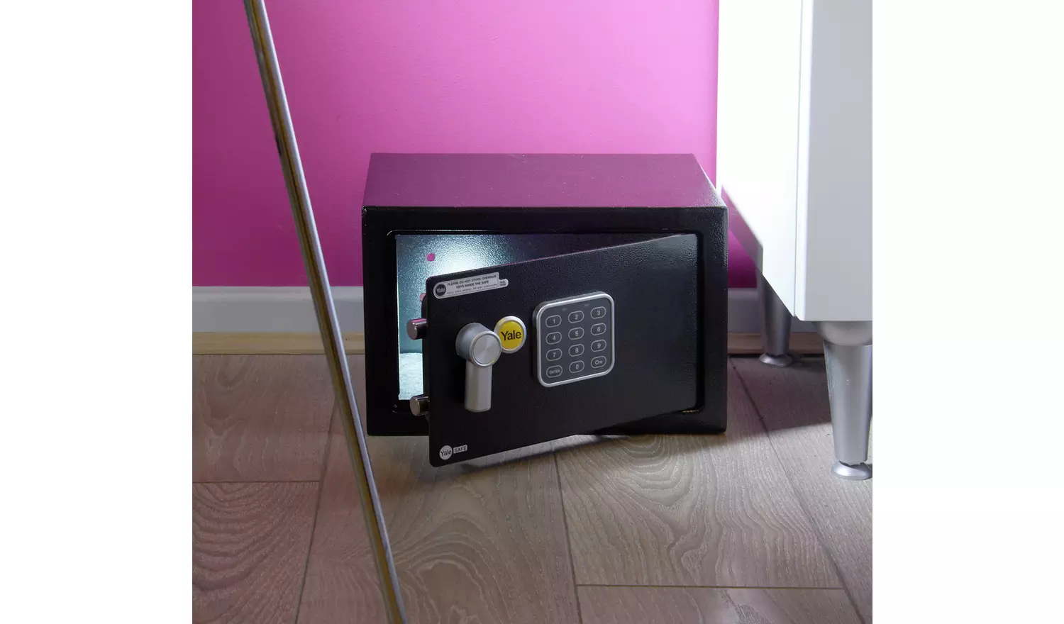 Yale 35cm Medium Value Safe - Black