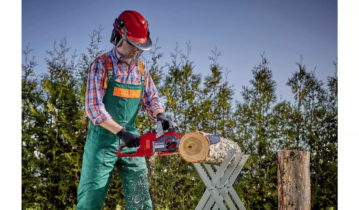 Einhell 30cm Cordless Chainsaw with a 4Ah Battery - 18V