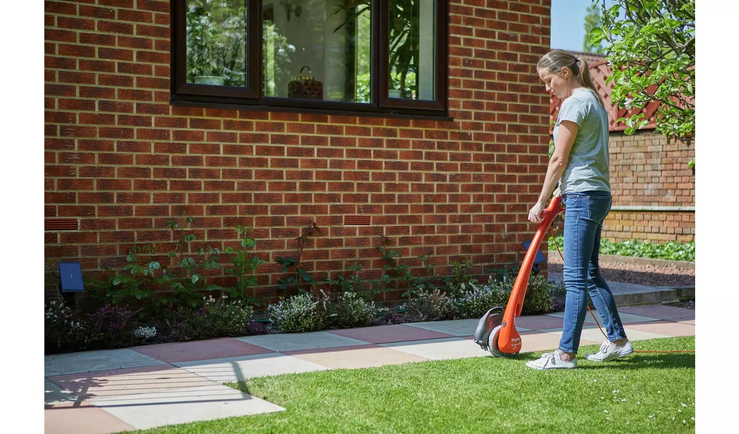 Flymo Contour XT 25cm Corded Grass Trimmer - 300W