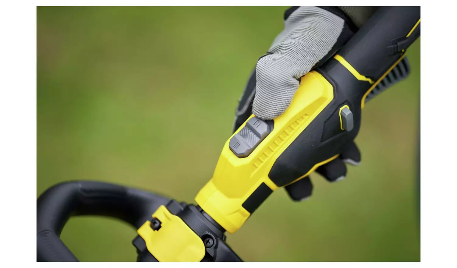 Stanley Fatmax 33cm Cordless Brushless String Trimmer - 18V