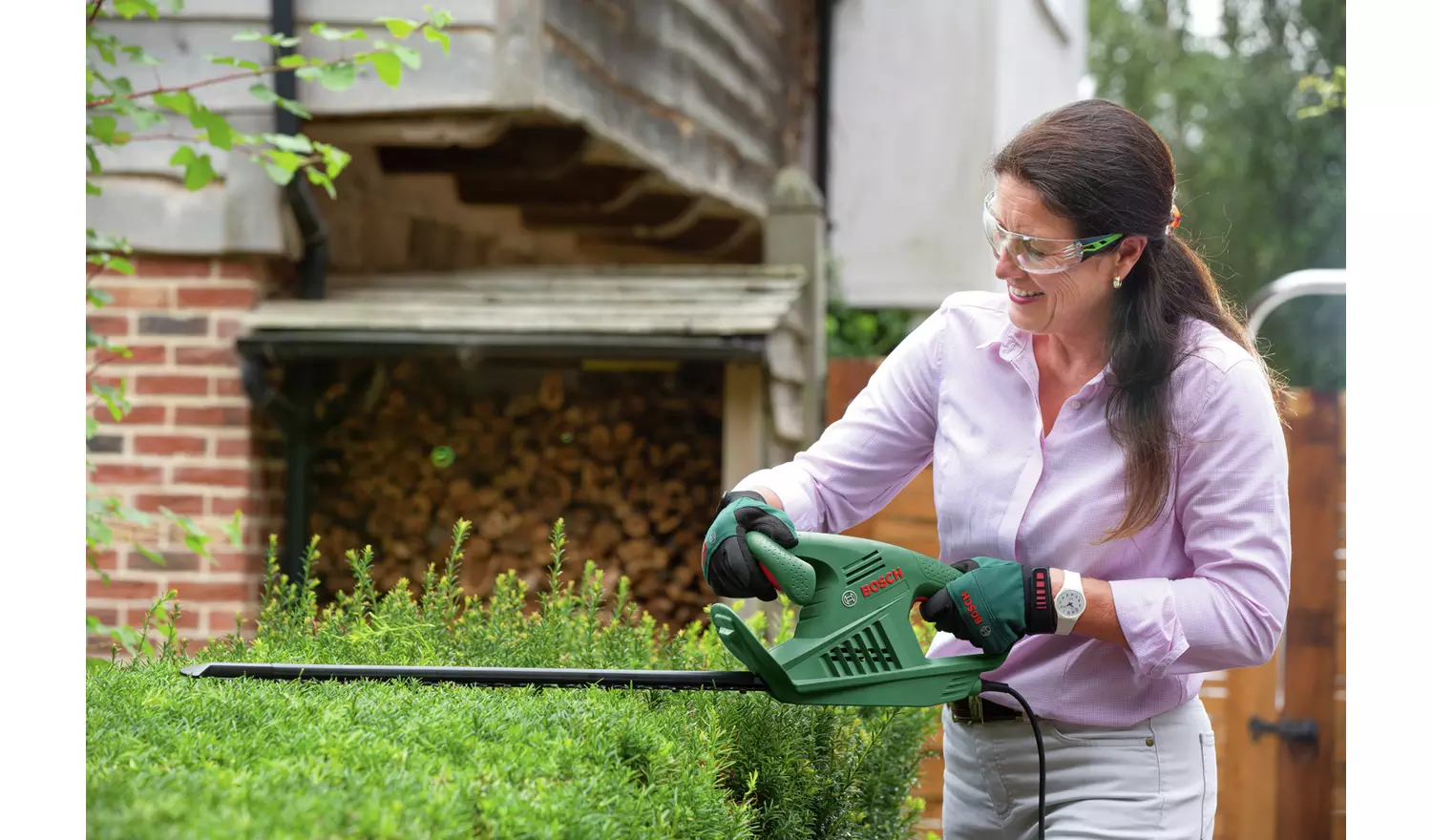 Bosch 55cm Corded Hedge Trimmer - 450W