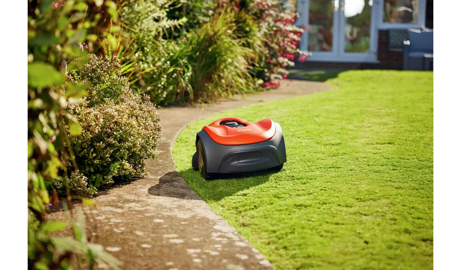 Flymo UltraLife 1500 Cordless Robotic Lawnmower - 18V