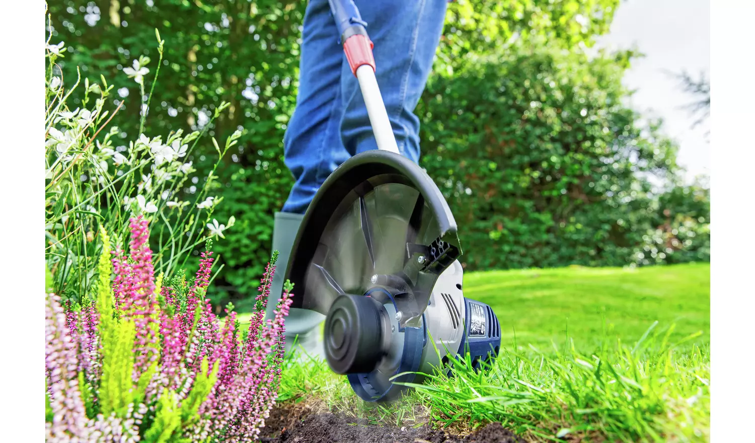 Spear & Jackson Cordless 34cm Lawnmower & 25cm Grass Trimmer