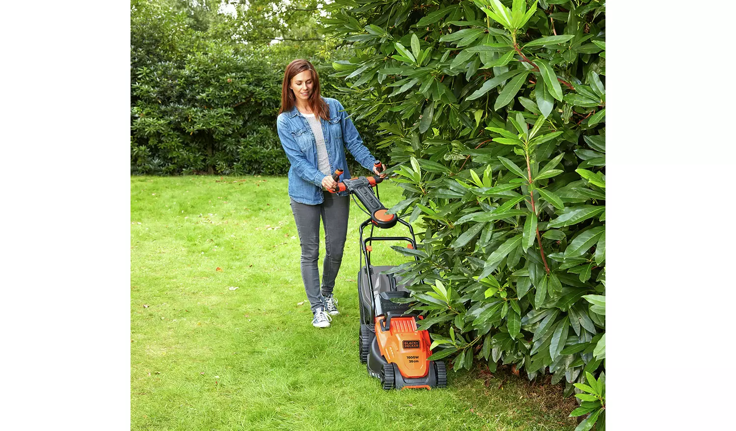 Black + Decker EasySteer 38cm Corded Rotary Lawnmower -1600W