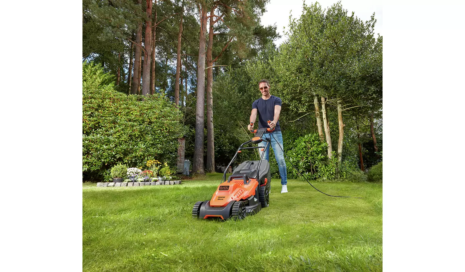 Black + Decker EasySteer 38cm Corded Rotary Lawnmower -1600W
