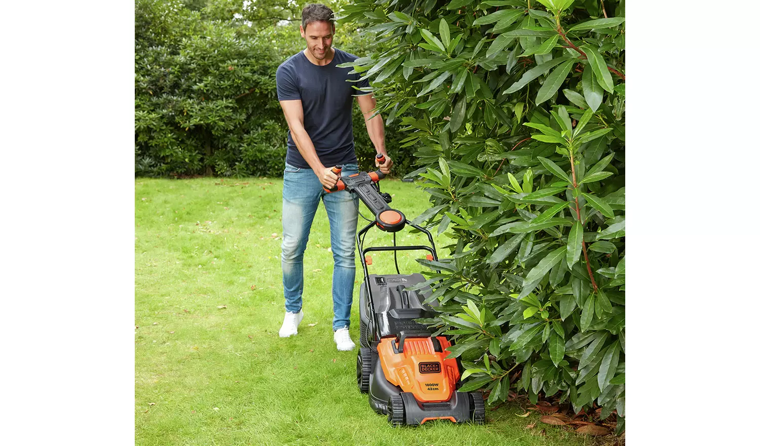 Black + Decker EasySteer 42cm Corded Rotary Lawnmower -1800W