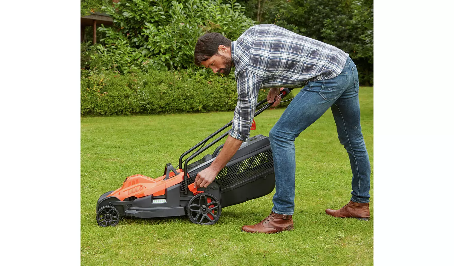 Black + Decker EasySteer 42cm Corded Rotary Lawnmower -1800W
