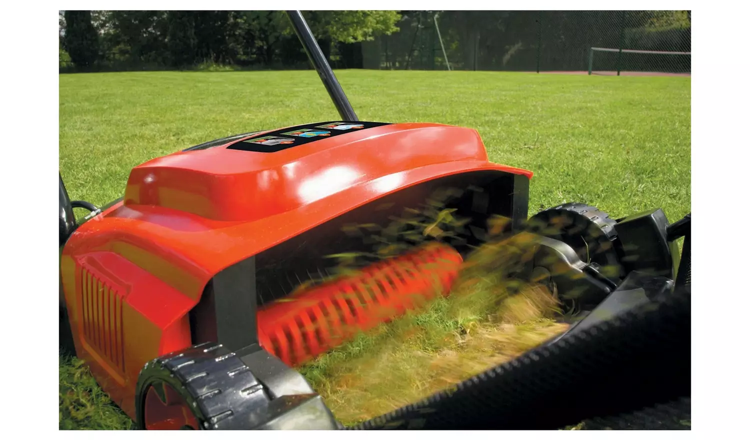 Black + Decker GD300 Electric Lawnraker - 600W