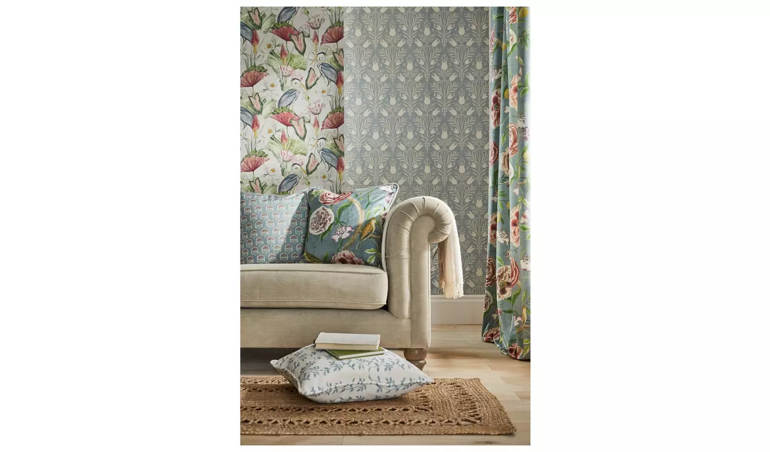 Esselle Home Tulip Blue Wallpaper