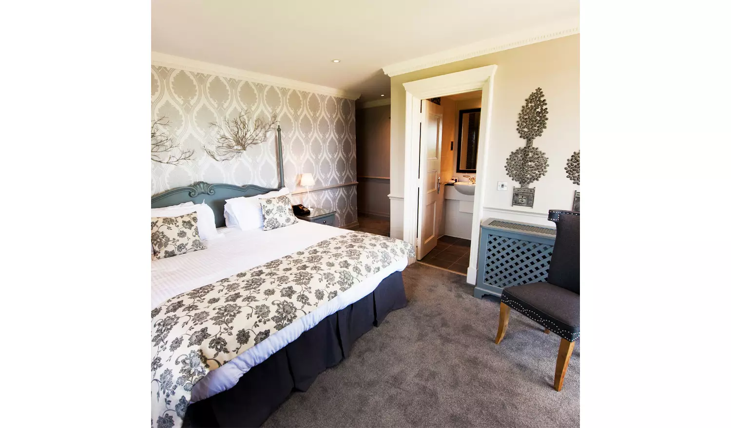 Buyagift Overnight Spa Break With Treatment And Dinner for 2