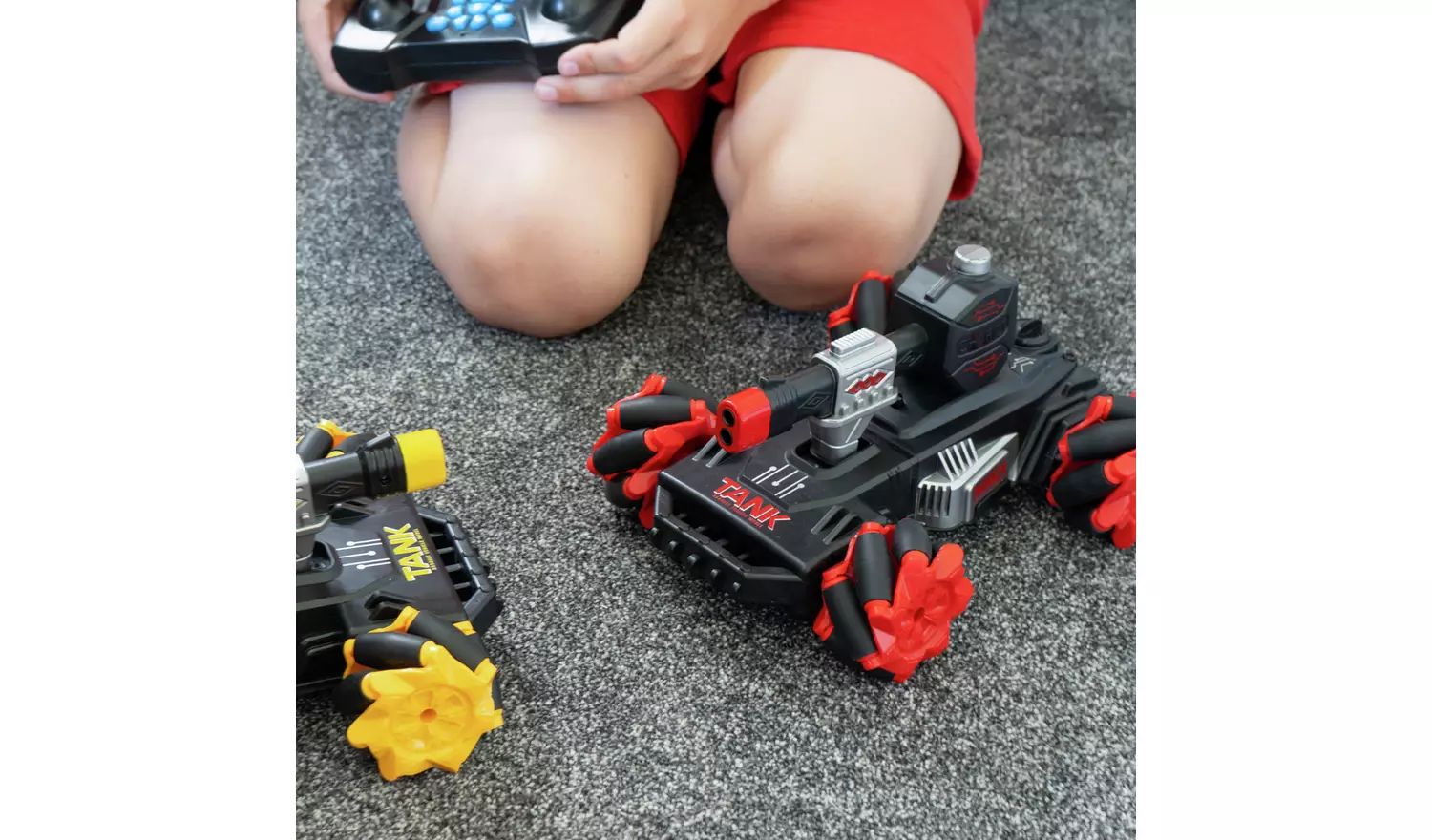 Menkind RED5 Lunar Battle Tanks