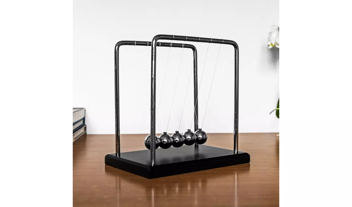 RED5 Newton's Cradle