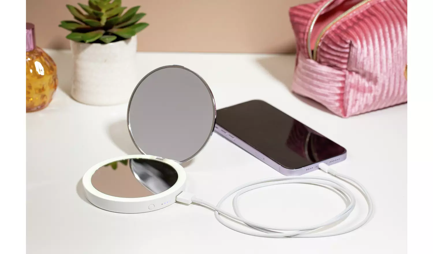 Stylpro Flip And Charge Powerbank Compact Mirror