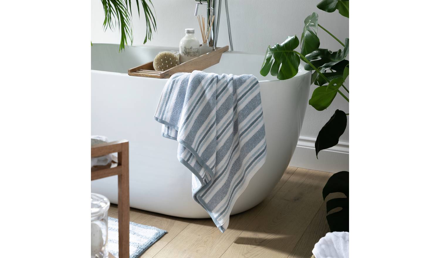 Habitat Coastal Tufted Horizontal Stripe Hand Towel - Blue