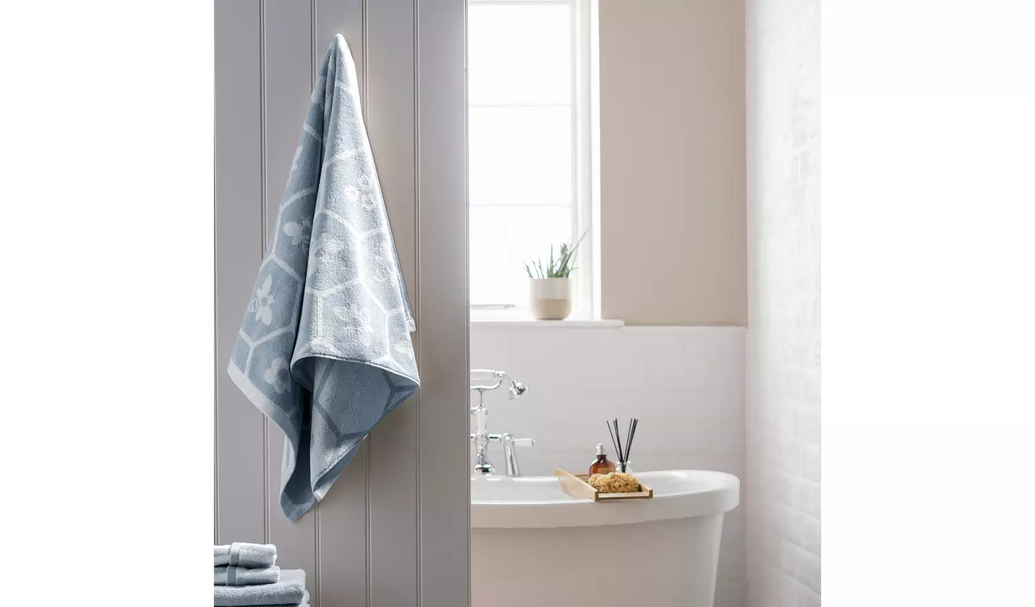 Habitat Coastal Tufted Horizontal Stripe 2 Pack Hand Towel