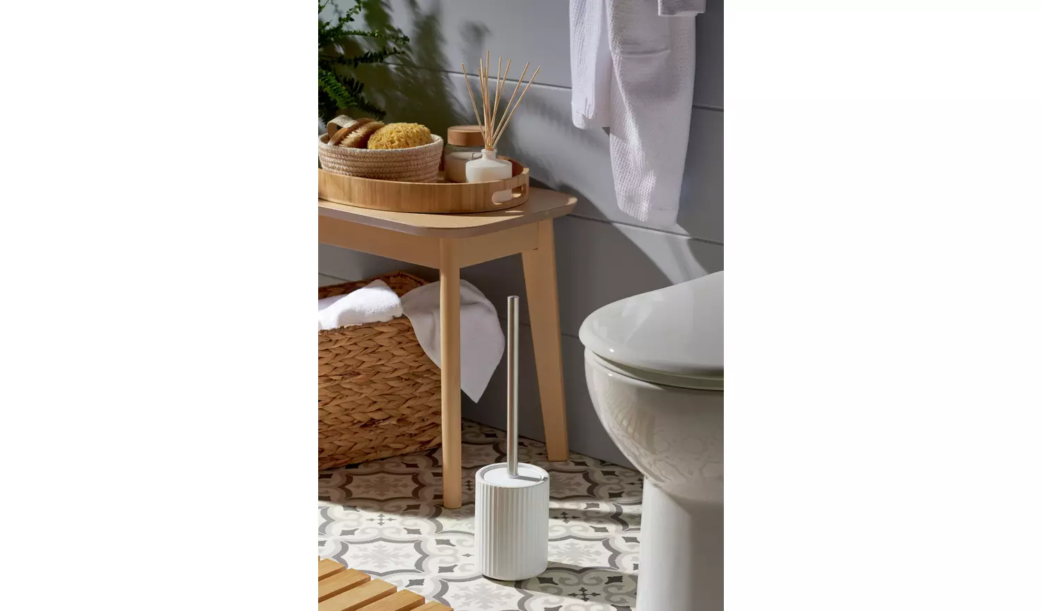 Argos Home Ribbed Toilet Brush - White
