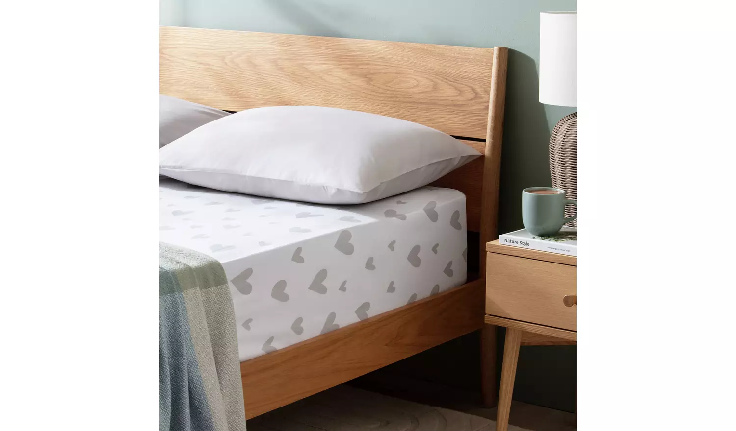 Habitat Hearts Printed White Fitted Sheet - King size