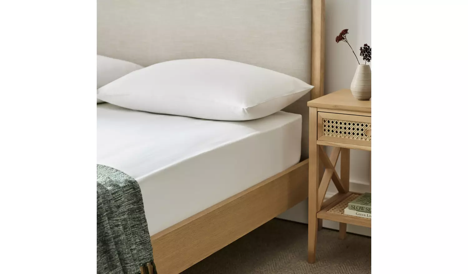 Habitat Polycotton Extra Deep White Fitted Sheet - Superking