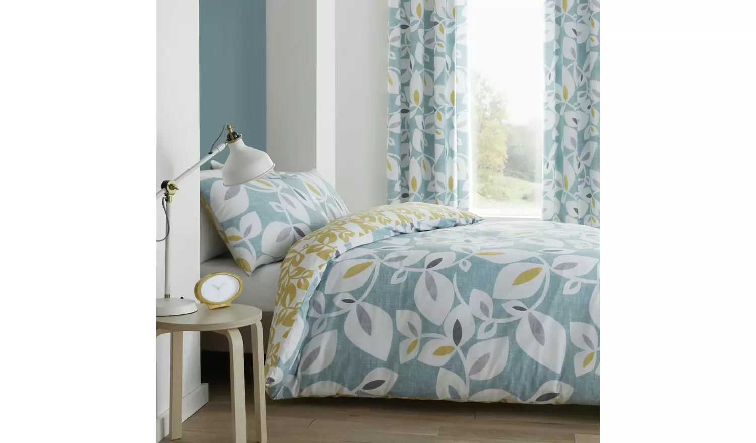 Catherine Lansfield Leaf Print TealBedding Set - Double