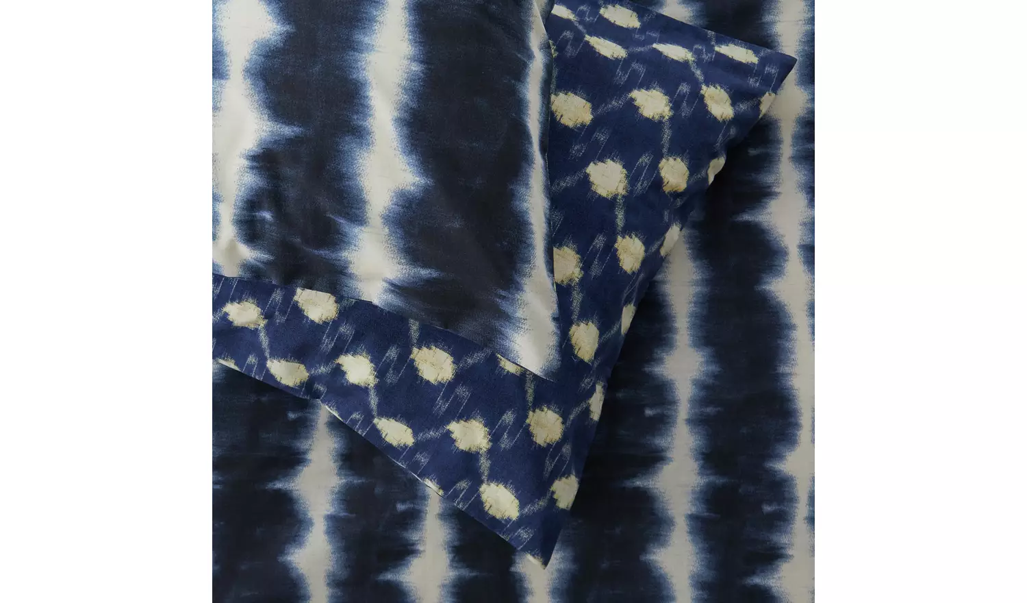 Habitat Shibori Texture Blue and White Bedding Set - King