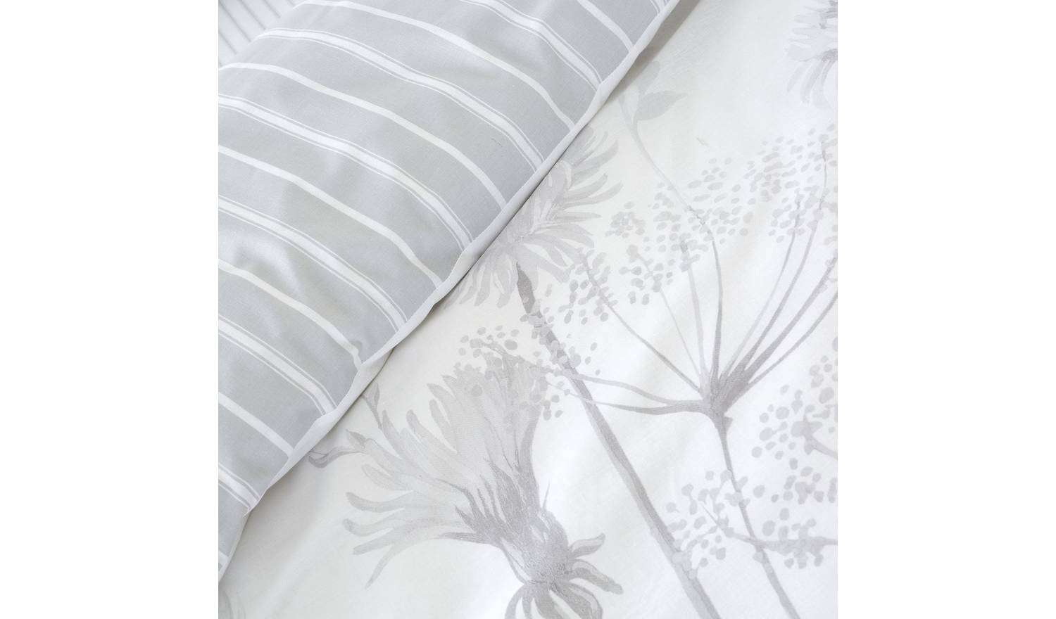 Catherine Lansfield Floral Print White Bedding Set - Single