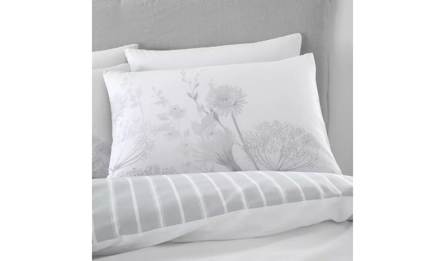Catherine Lansfield Floral Print White Bedding Set-Superking