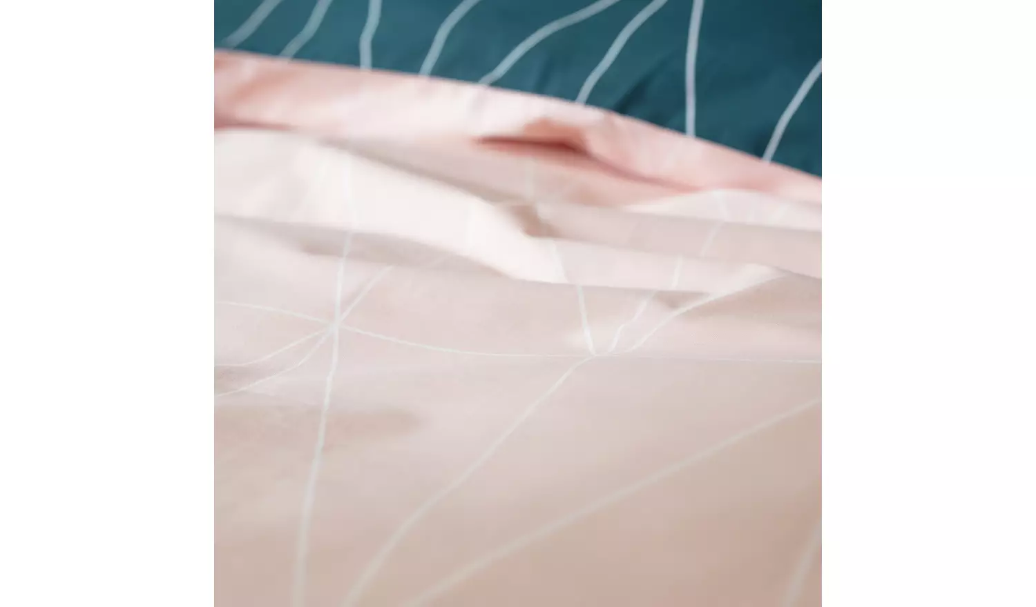 Habitat Geo Navy & Blush Reversible Bedding Set - Double