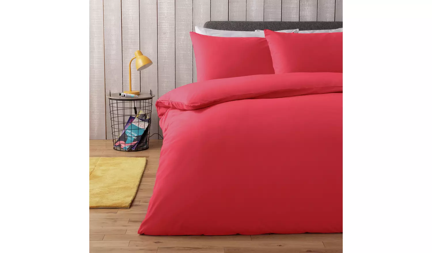 Habitat Easycare Plain Red Bedding Set - Kingsize