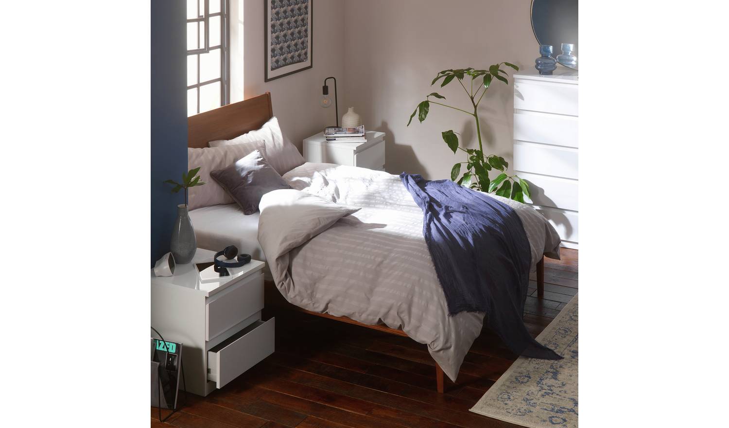 Argos Jenson 2 Bedside & 5 Drawer Chest Set - White Gloss