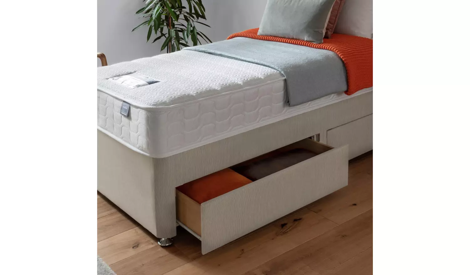 Silentnight Hatfield Single Memory 2 Drawer Divan Bed - Sand