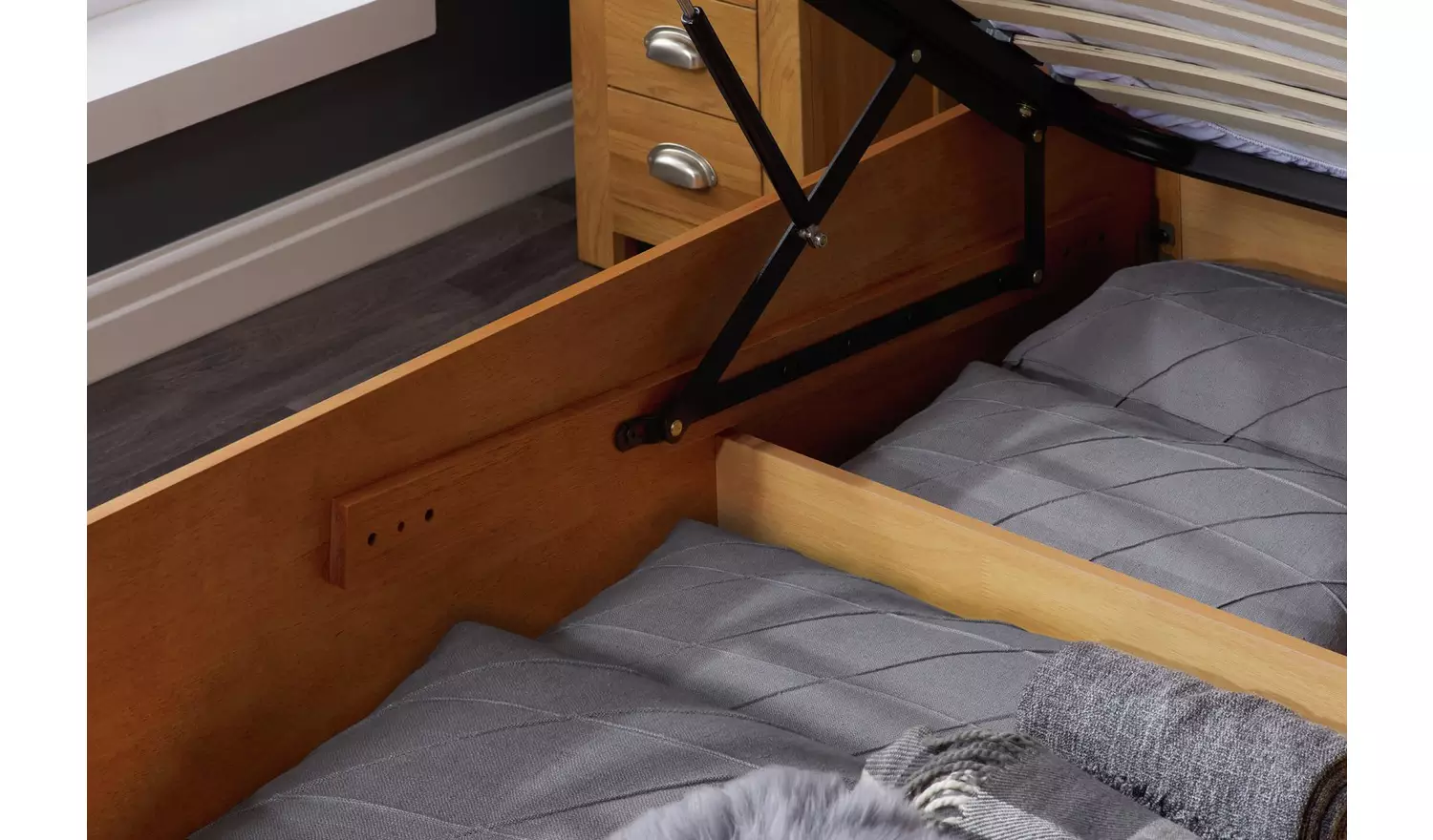 Birlea Phoenix Kingsize End Lift Ottoman Bed - Oak