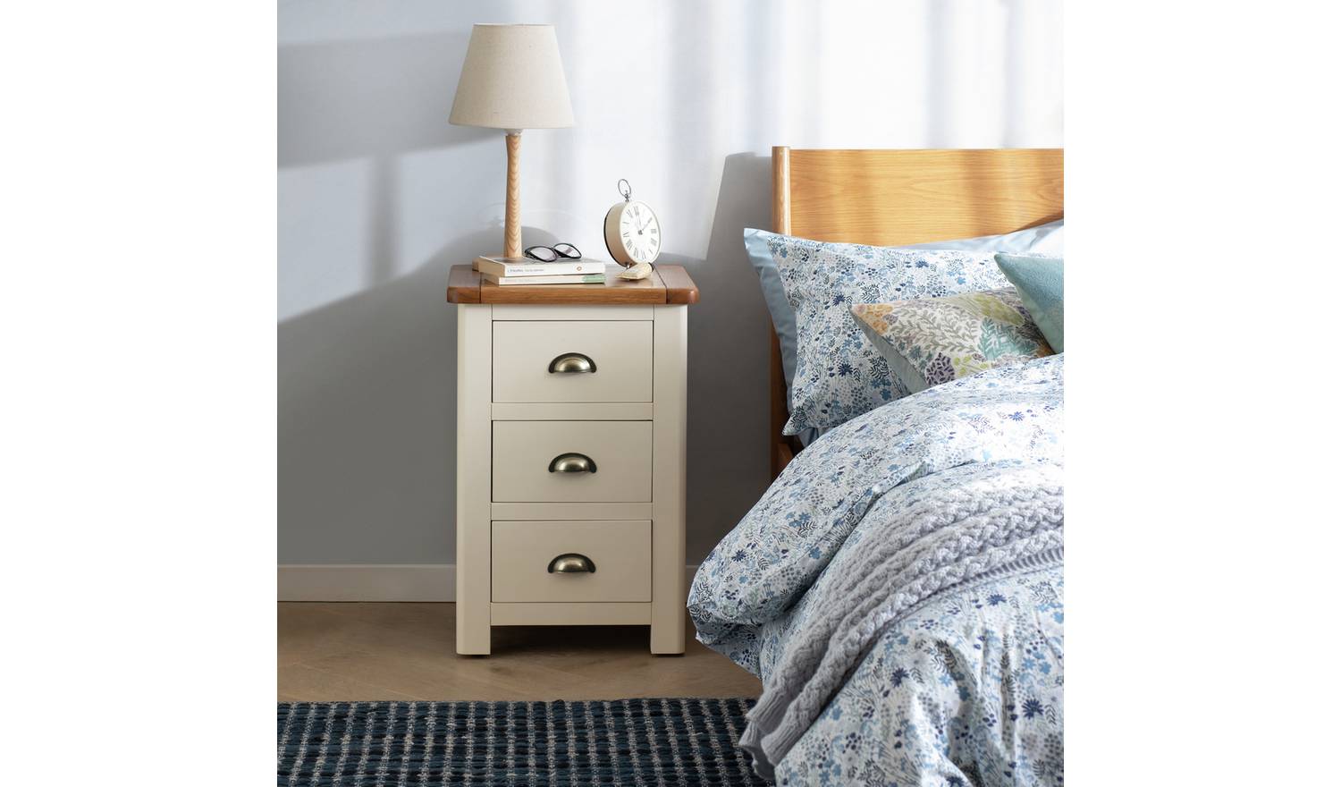 Argos Home Kent 3 Drawer Bedside Table - Cream & Oak
