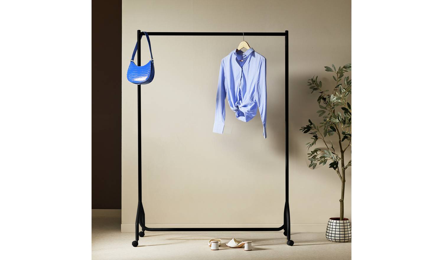 Argos Home Heavy Duty Single 4 Feet Clothes Rail- Black