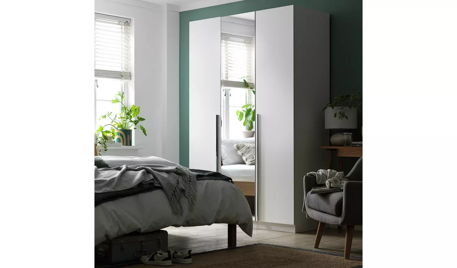 Habitat Munich 3 Door Mirror Wardrobe - White