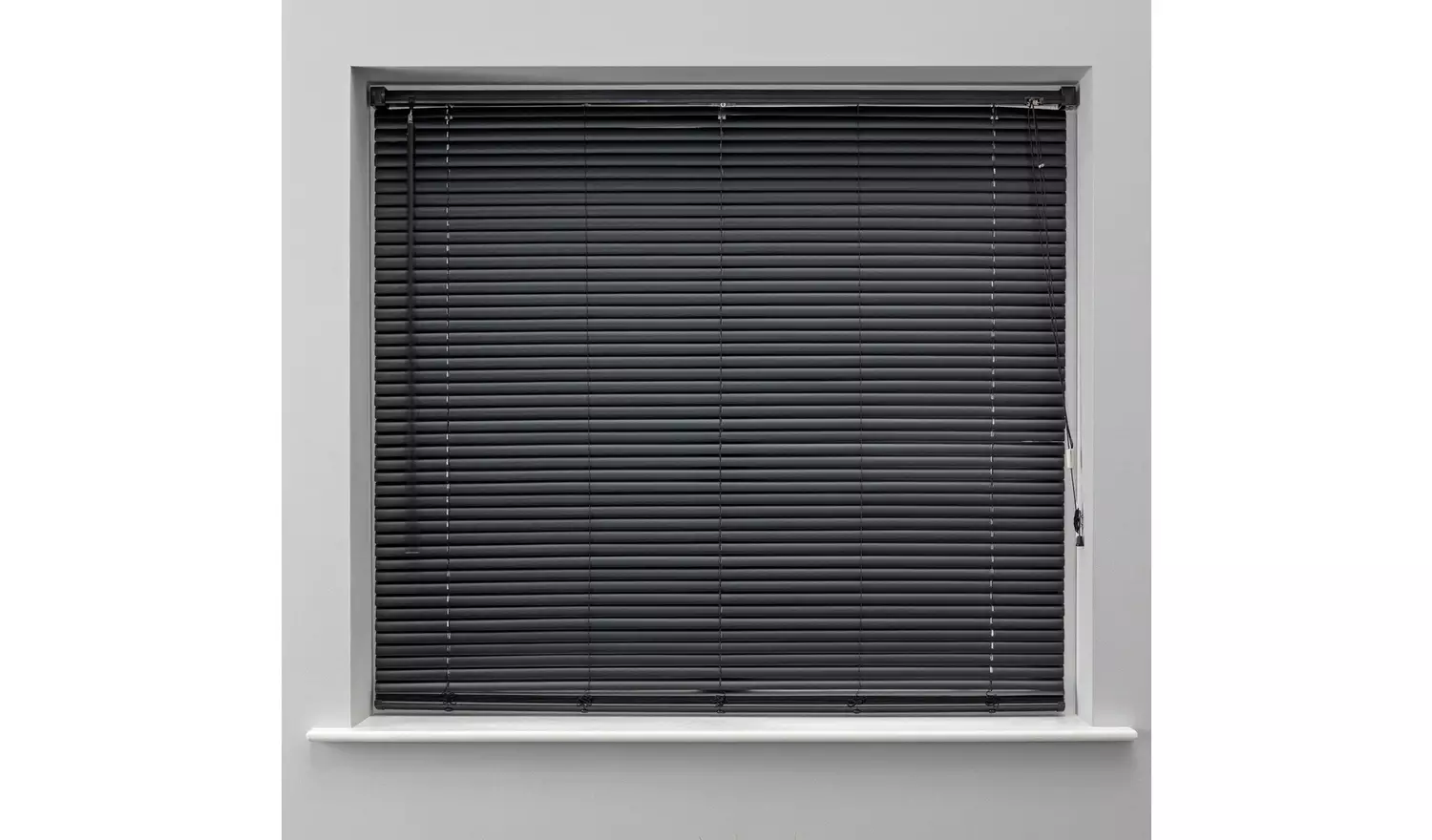 Argos Home Plastic Jet Black Venetian Blind - 90cm