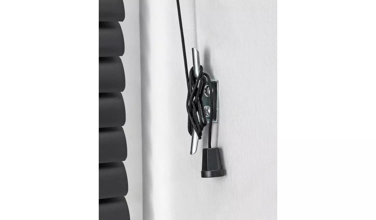 Argos Home Plastic Jet Black Venetian Blind - 90cm