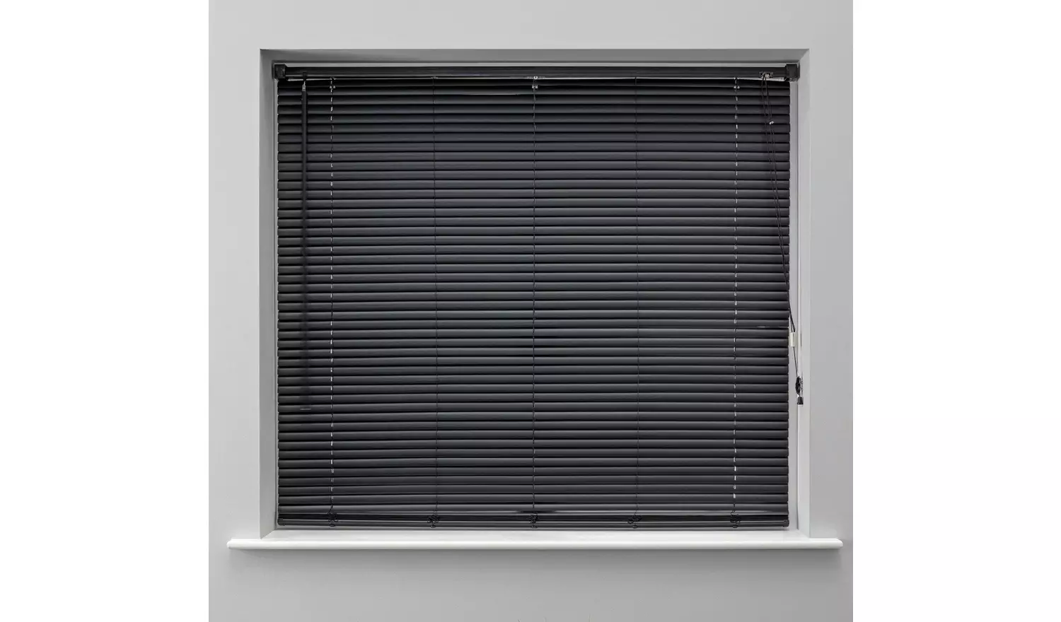 Argos Home Plastic Jet Black Venetian Blind - 120cm