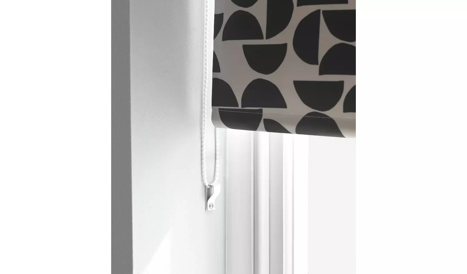 Habitat Geometric Blackout Black Roller Blind - 90cm