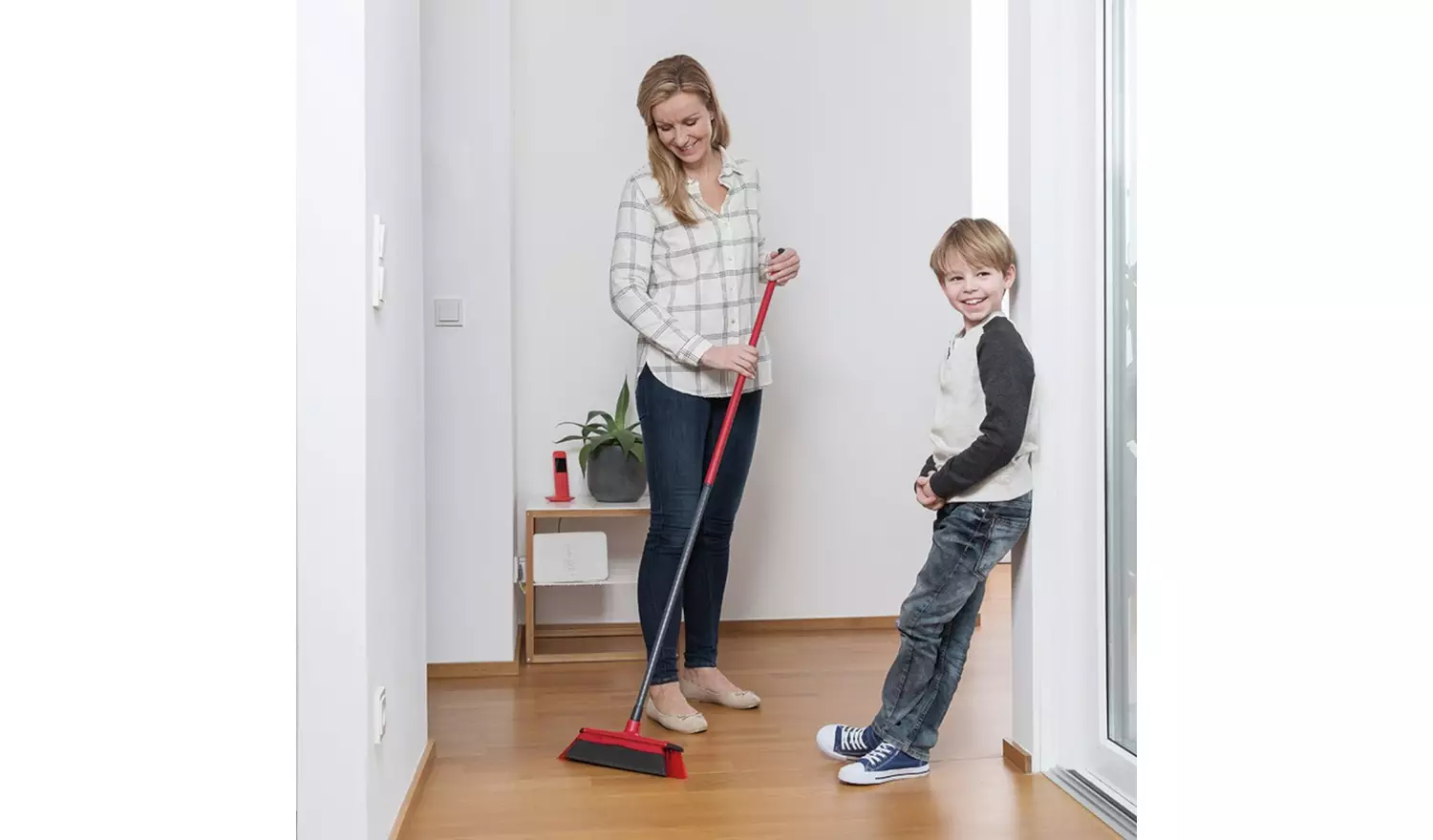 Vileda DuActiva Broom and Dustpan & Brush Set