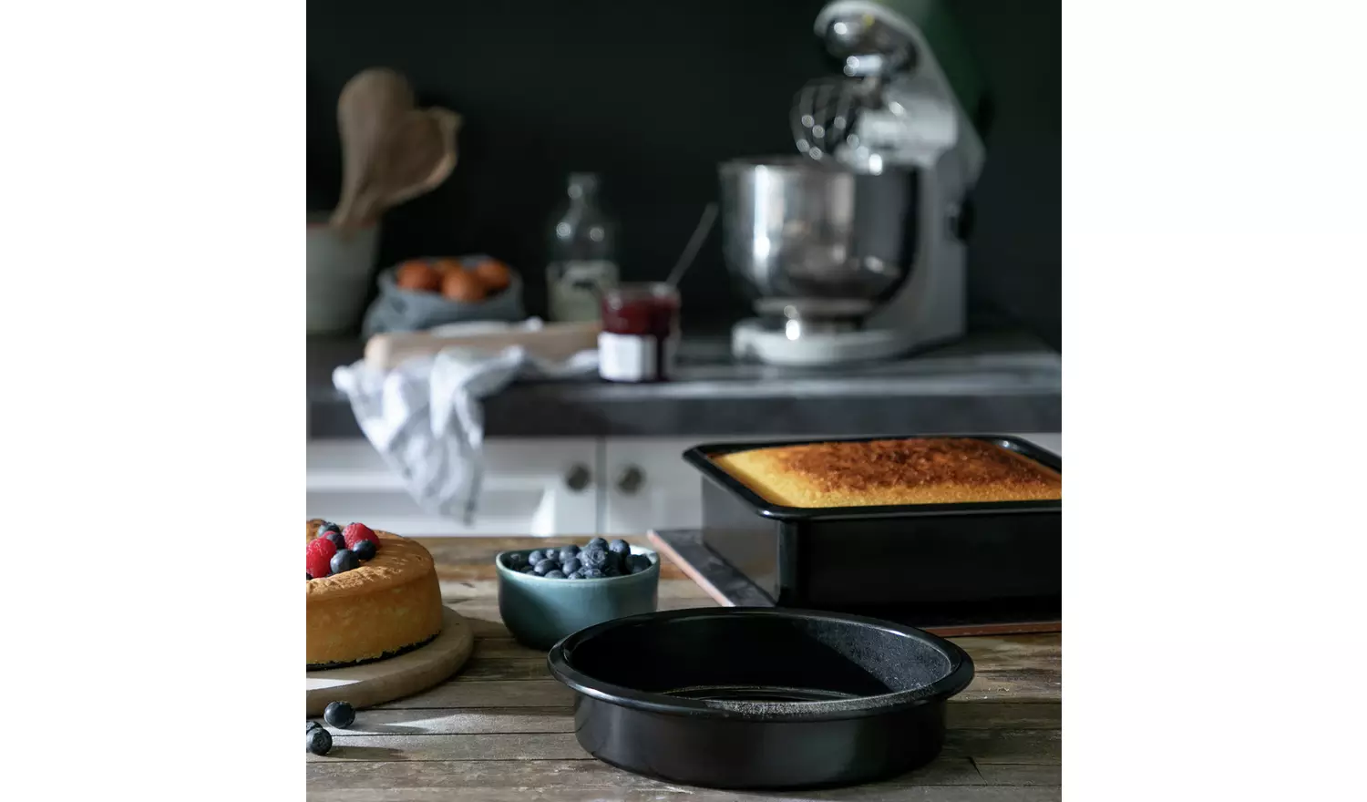Habitat 2 Piece Non Stick Cake Tins