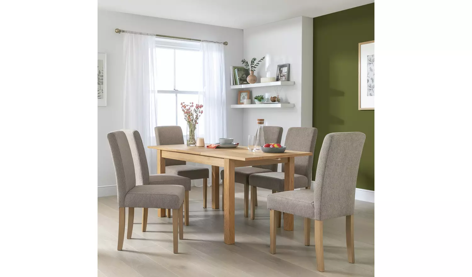 Habitat Clifton Extending Oak Veneer 4-6 Seater Dining Table