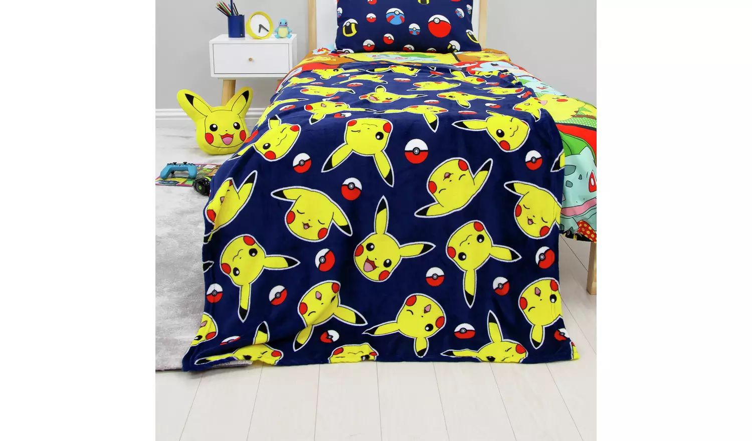 Pokemon Pikachu Fleece Throw - Dark Blue - 100x150cm
