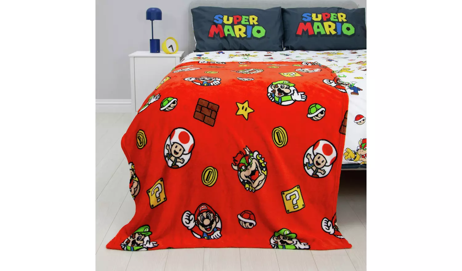 Nintendo Mario Fleece Throw - Red - 100x150cm