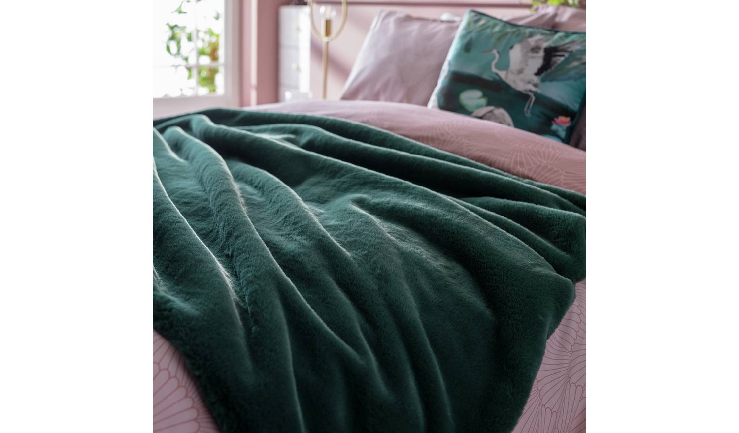 Habitat Faux Fur Plain Throw - Emerald Green - 125x150cm
