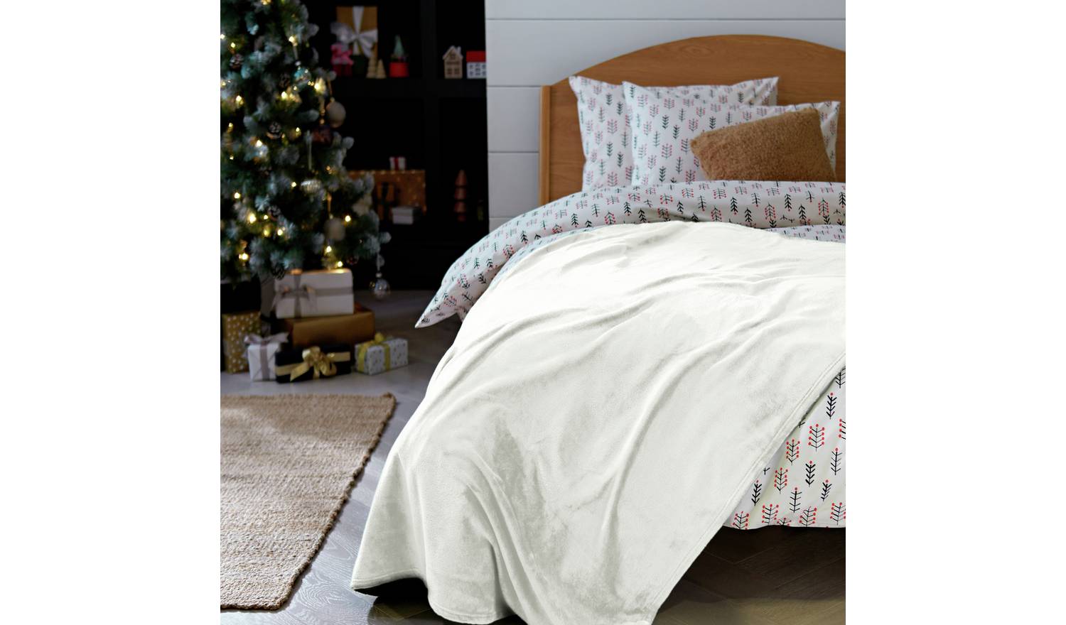 Argos Home Super Soft Fleece Throw - Cream - 150x200cm